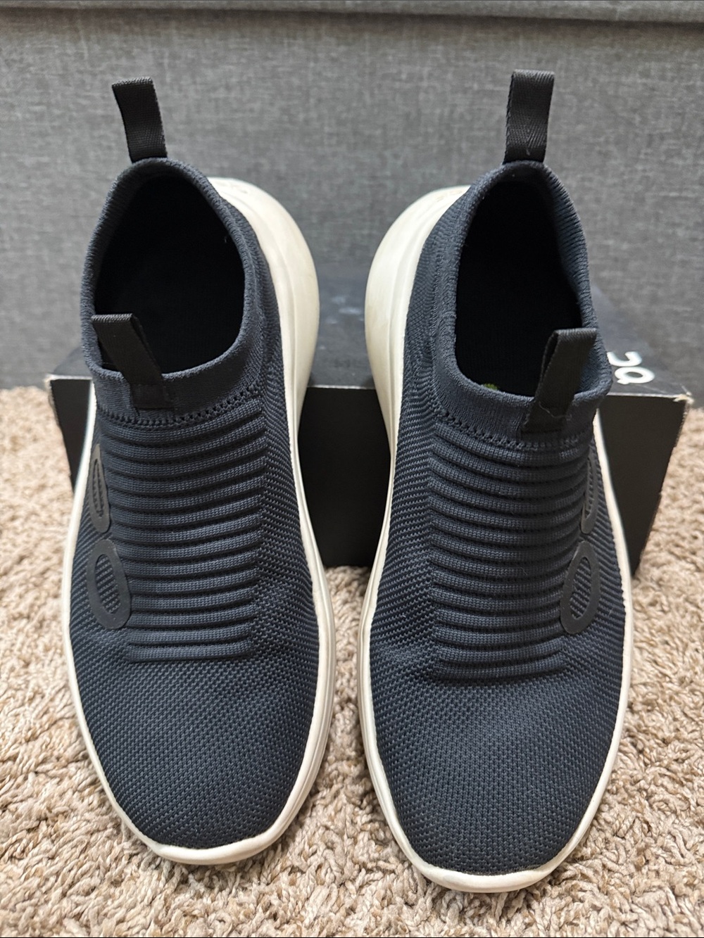 Men's OOFOS OOmy Zen in black and white - Picture 3 of 5